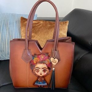 Cartera artesanal hecha en México, de cuero de vaca